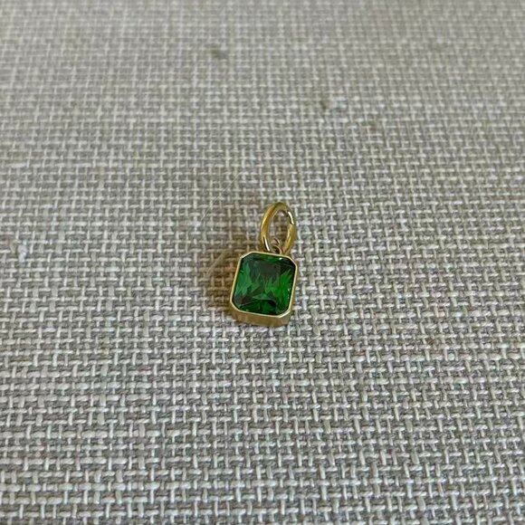 Roxane Assoulin Just Charms The Emerald Drop - Picture 4 of 5